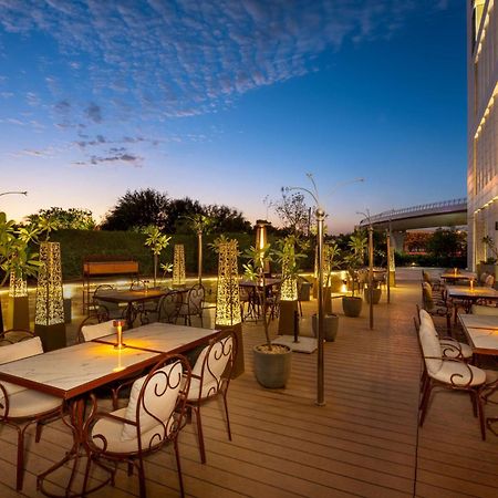Hilton Riyadh Hotel&Residences Exterior foto The Park, Hyderabad