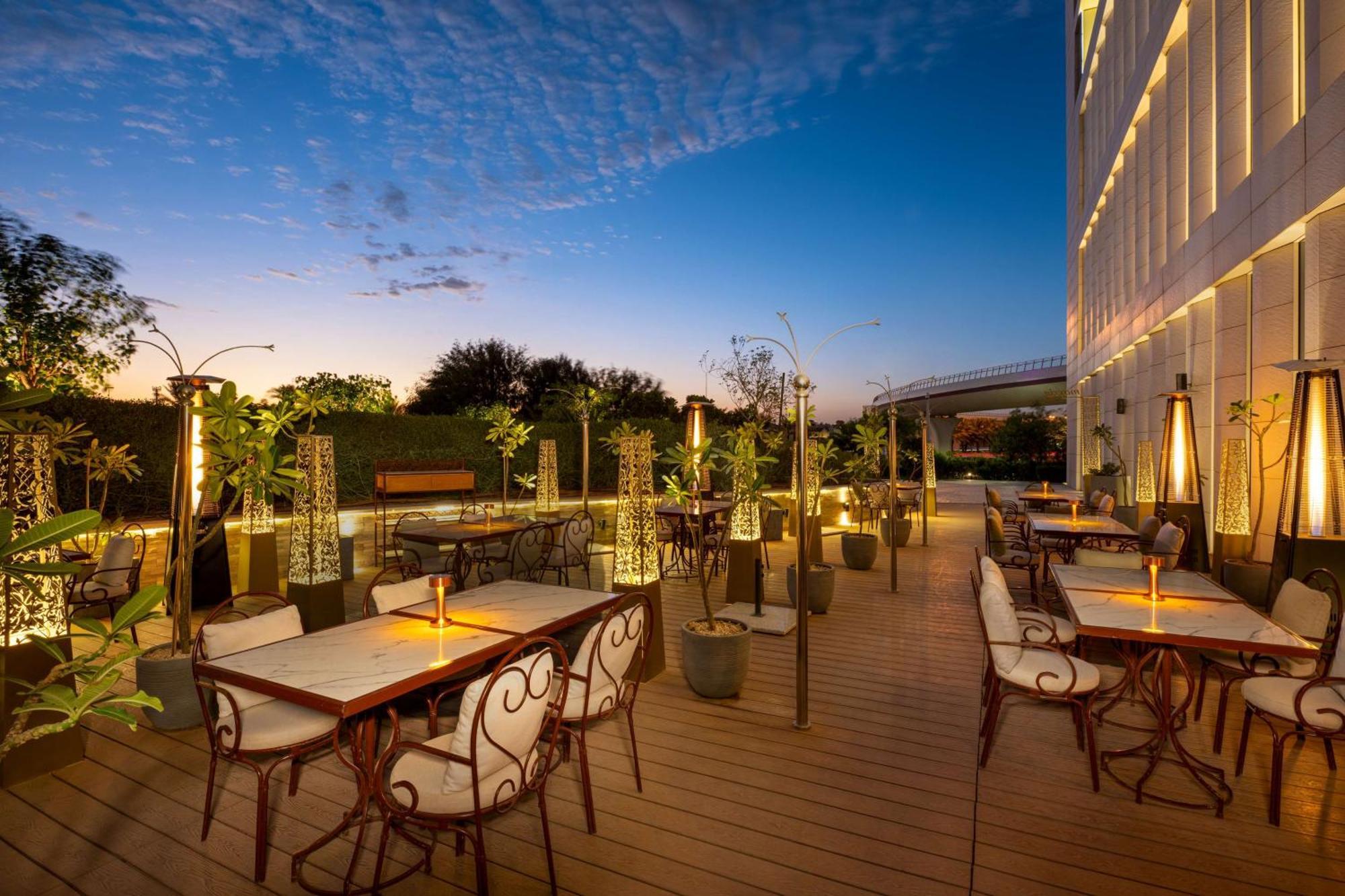 Hilton Riyadh Hotel&Residences Exterior foto The Park, Hyderabad